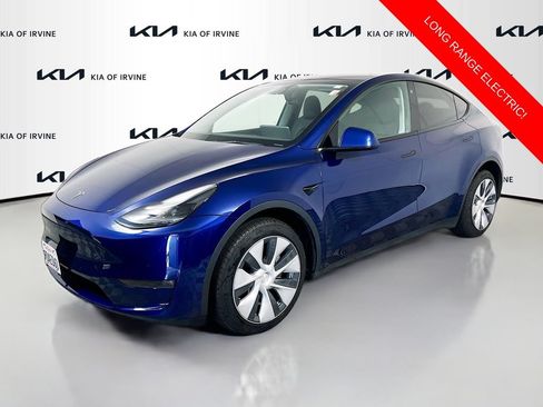 Used 2022 Tesla Model Y Long Range AWD/4WD image 3