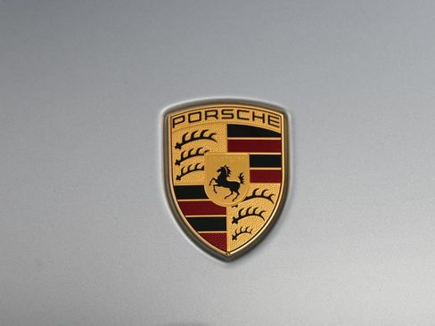 Certified 2025 Porsche Macan AWD/4WD image 34