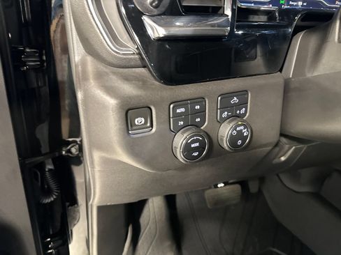 Used 2023 Chevrolet Silverado 1500 LT w/ Z71 Off-Road Package AWD/4WD image 18