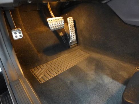 Used 2016 Mercedes-Benz E 350 Sedan image 47