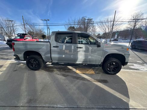 Used 2024 Chevrolet Silverado 1500 LT Trail Boss w/ Convenience Package II image 7