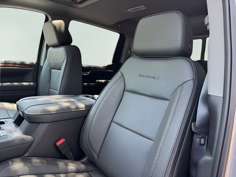 New 2026 GMC Sierra 1500 Denali w/ Denali Reserve Package AWD/4WD image 9