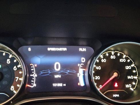 Used 2019 Jeep Compass Latitude FWD image 10