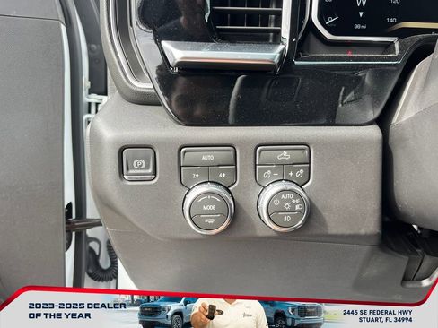 New 2026 GMC Sierra 1500 Elevation image 24