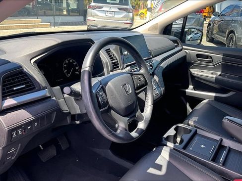 Used 2025 Honda Odyssey EX-L image 17