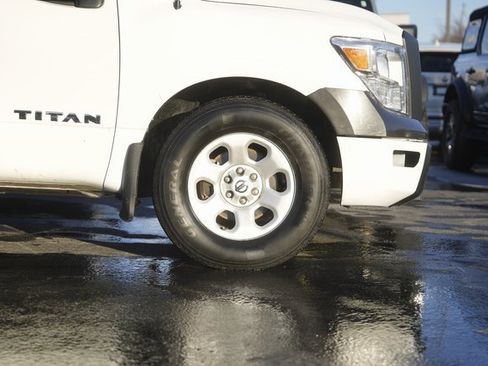 Used 2021 Nissan Titan S w/ S Utility Package image 4