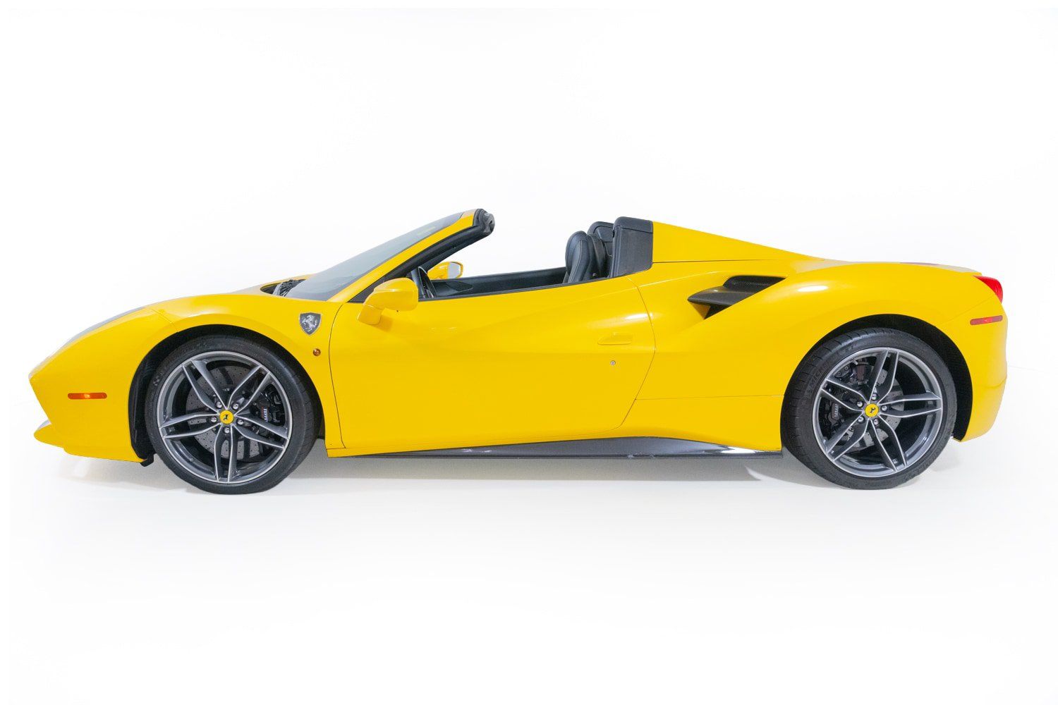 Used 2017 Ferrari 488 Spider RWD image 15