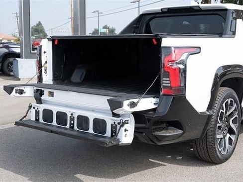 New 2024 Chevrolet Silverado EV RST image 26