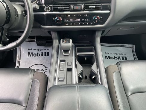 Used 2023 Nissan Pathfinder SL w/ SL Premium Package FWD image 20