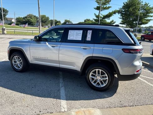 Used 2024 Jeep Grand Cherokee Laredo X w/ Luxury Tech Group I AWD/4WD image 20