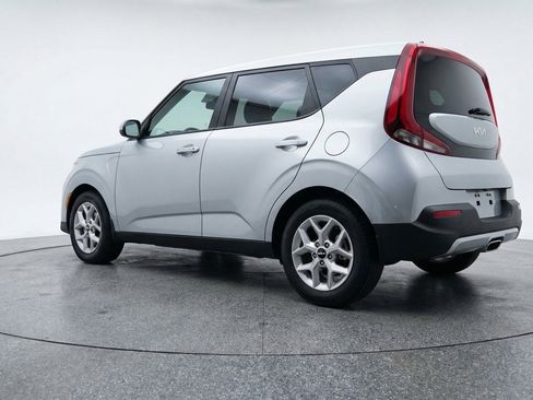 Used 2025 Kia Soul LX w/ LX Technology Package FWD image 6