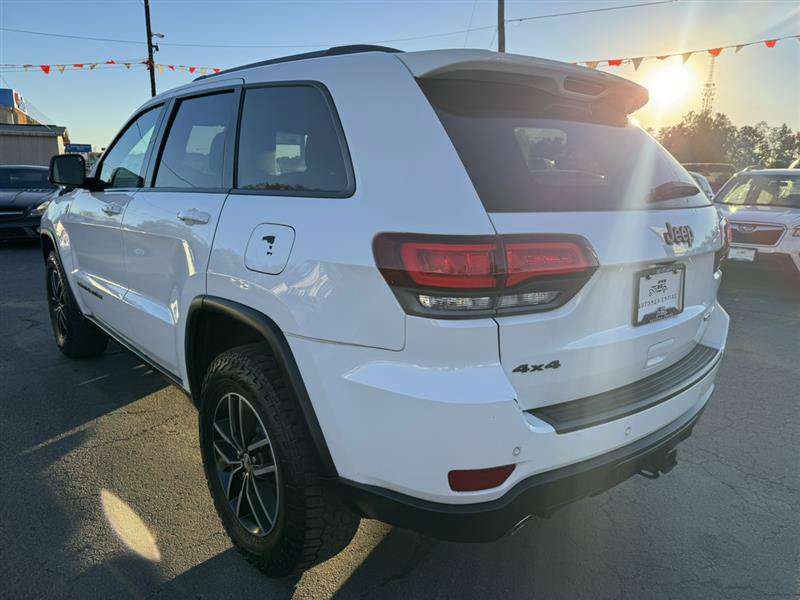 Used 2017 Jeep Grand Cherokee Trailhawk AWD/4WD image 5