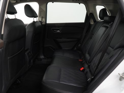 Used 2022 Nissan Rogue Platinum w/ Head-Up Display Package image 17