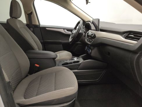 Used 2020 Ford Escape SE image 21