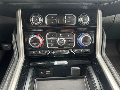 Used 2022 GMC Yukon Denali AWD/4WD image 22
