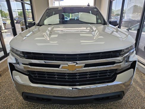 Used 2021 Chevrolet Silverado 1500 LT AWD/4WD image 6