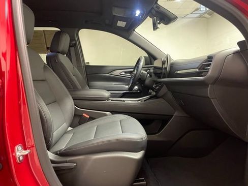 Used 2026 Chevrolet Traverse LT w/ Sun and Wheel Package FWD image 22