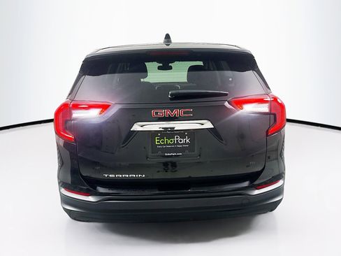Used 2024 GMC Terrain SLE image 7