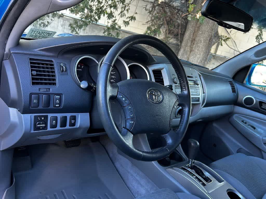 Used 2011 Toyota Tacoma 4x4 Double Cab w/ TRD Sport Pkg w/JBL Audio image 2