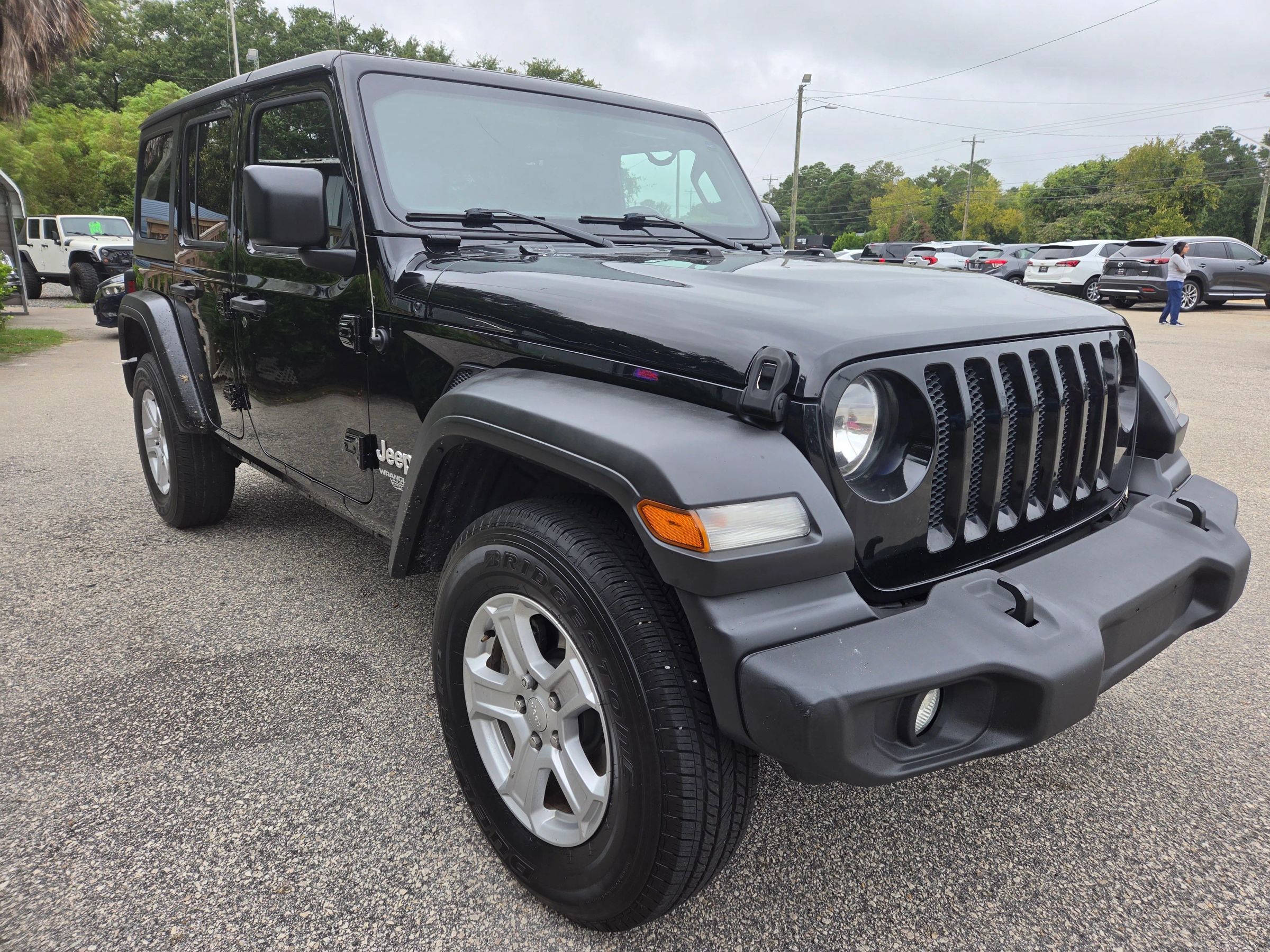 Used 2019 Jeep Wrangler Unlimited Sport S AWD/4WD image 3