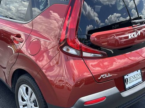 Used 2022 Kia Soul LX FWD image 18