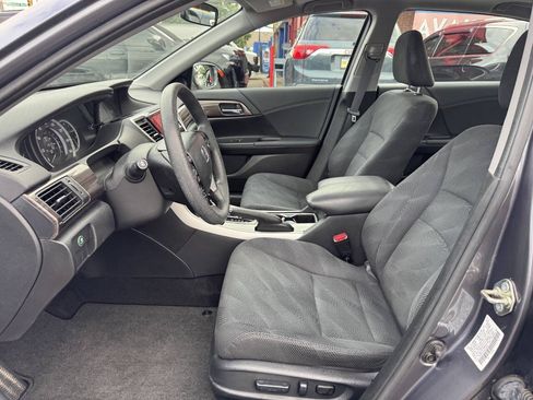 Used 2017 Honda Accord EX image 15