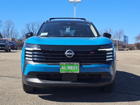 Used 2025 Nissan Kicks SR w/ Illumination Package image 10