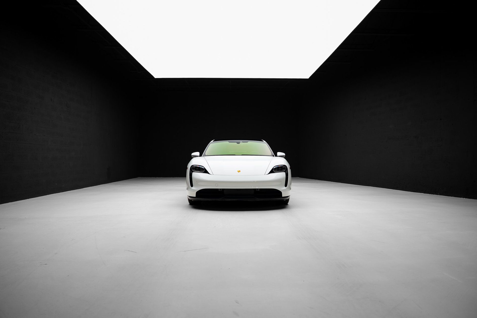 Used 2022 Porsche Taycan RWD image 79