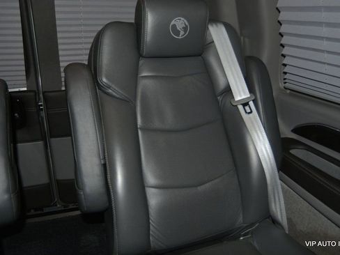 Used 2020 GMC Savana 2500 Extended w/ Enhanced Convenience Package image 40