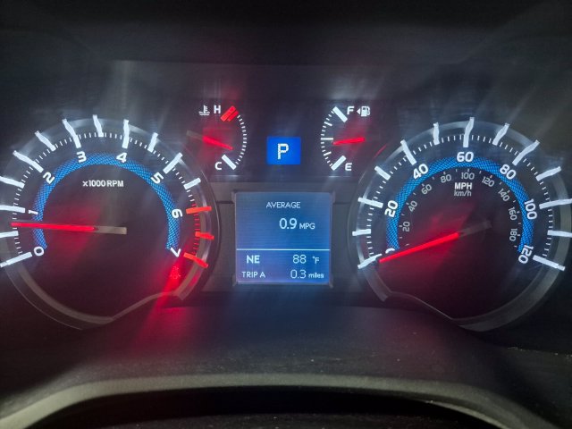 Used 2018 Toyota 4Runner SR5 AWD/4WD image 24