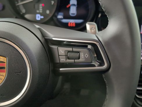 Certified 2025 Porsche Macan AWD/4WD image 29