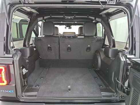 Used 2024 Jeep Wrangler Unlimited Rubicon 4xe w/ Technology Group image 12