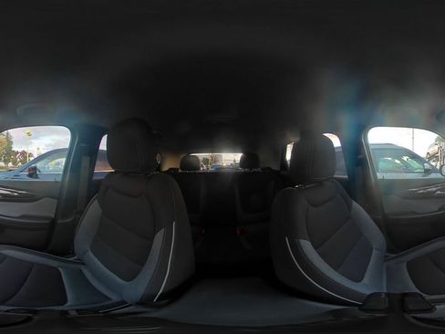 Used 2025 Chevrolet TrailBlazer LT image 40