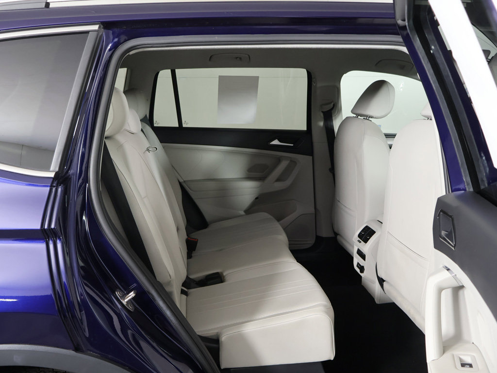 Used 2023 Volkswagen Tiguan SE AWD/4WD image 30