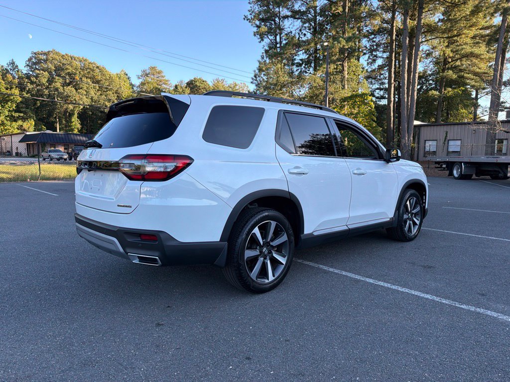 Used 2024 Honda Pilot Touring image 5