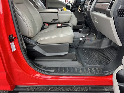 Used 2019 Ford F550 4x4 Regular Cab Super Duty image 21