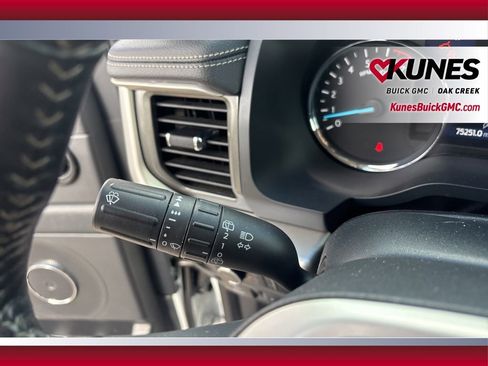 Used 2024 Ford Expedition Max XLT image 15