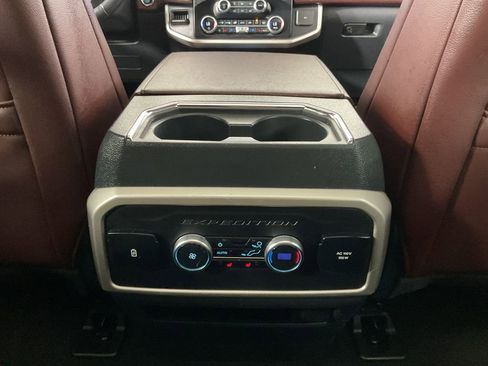 Used 2024 Ford Expedition Limited AWD/4WD image 12