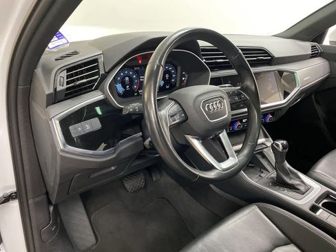 Used 2024 Audi Q3 2.0T Premium image 2