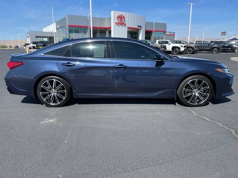 Certified 2019 Toyota Avalon Touring w/ Advanced Safety Package FWD image 2