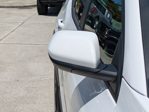 Used 2025 Chevrolet Equinox LT w/ Convenience Package II FWD image 10