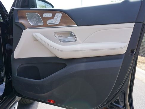 Used 2022 Mercedes-Benz GLS 450 4MATIC image 53