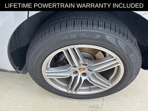 Used 2018 Porsche Macan AWD/4WD image 7