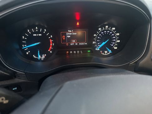 Used 2017 Ford Fusion SE image 8