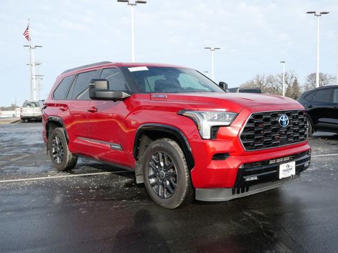 Used 2024 Toyota Sequoia Platinum image 4