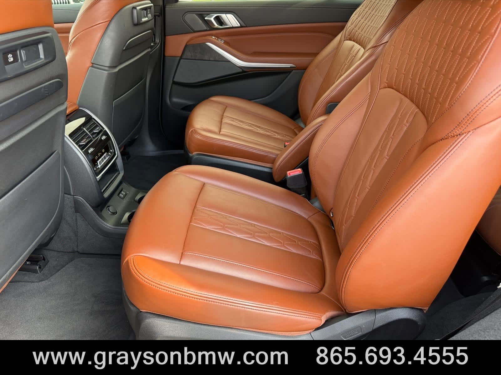 Used 2022 BMW X7 M50i w/ Luxury Seating Package AWD/4WD image 19