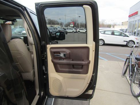 Used 2014 RAM 1500 Laramie w/ Convenience Group image 25