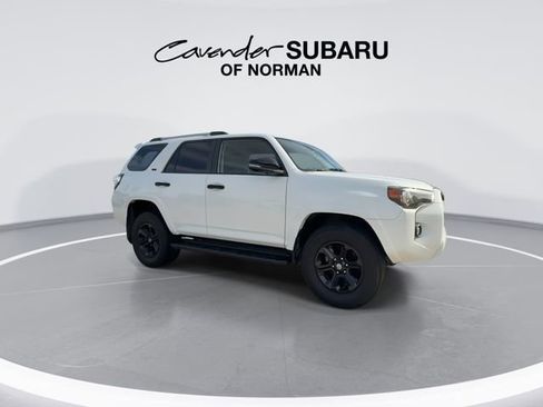 Used 2022 Toyota 4Runner SR5 Premium AWD/4WD image 2
