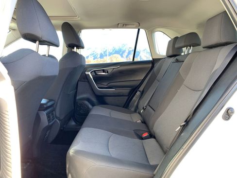 Used 2025 Toyota RAV4 XLE image 27