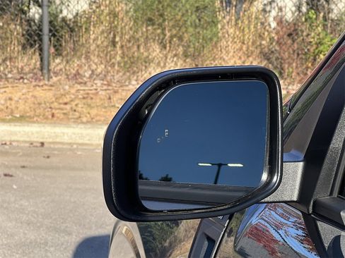 New 2025 Ford Maverick XLT w/ XLT Luxury Package image 28